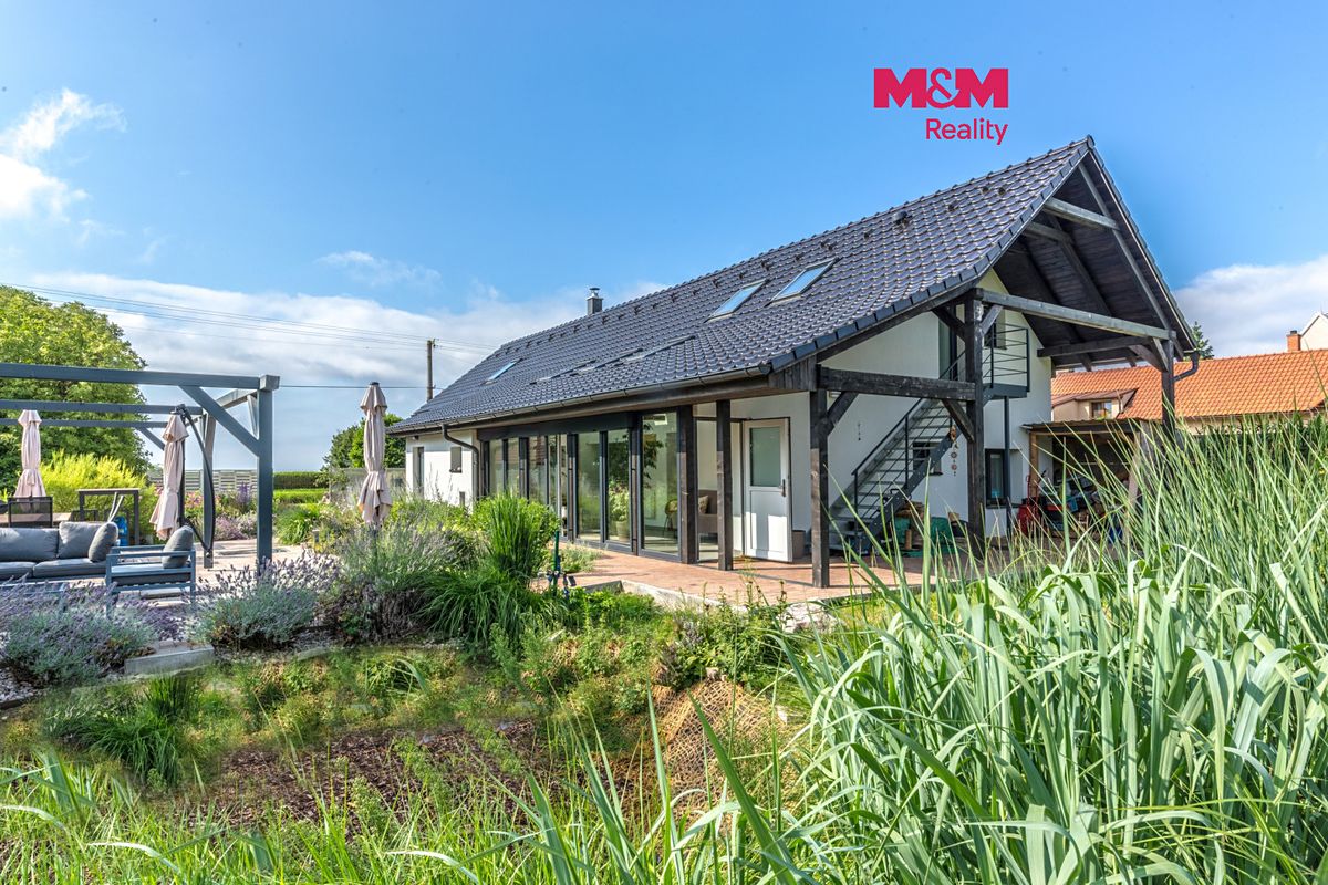 Prodej rodinného domu 262 m², pozemek 1440 m²